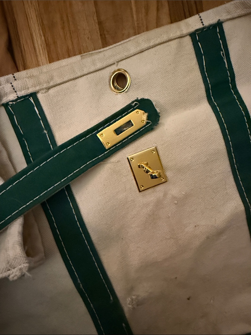 THE IT SUMMER BAG - THE BOAT-YARD | THE CLUTCH IN VINTAGE GREEN - Picture 11 of 16